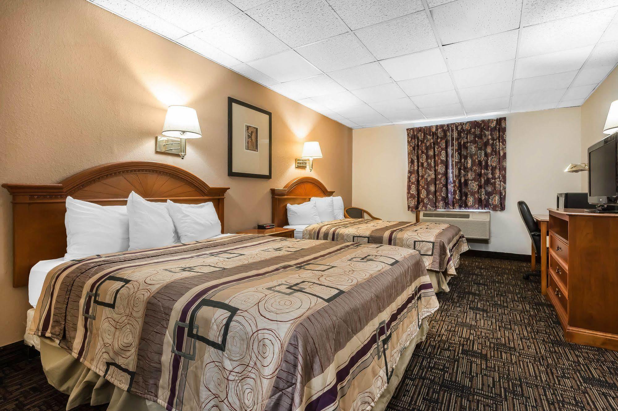 Quality Inn & Suites Binghamton Vestal Exterior photo